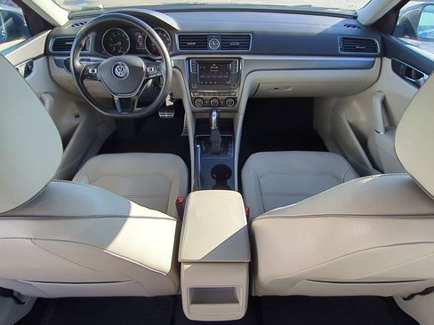 Used 2017 Volkswagen Passat 1.8T R-Line image 27