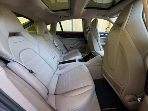 Used 2025 Porsche Panamera 4 AWD/4WD image 31