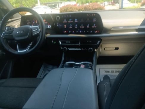 Used 2024 Chevrolet Traverse LS w/ Midnight/Sport Edition AWD/4WD image 18