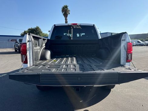 Used 2018 Ford F150 Lariat w/ Equipment Group 502A Luxury AWD/4WD image 9