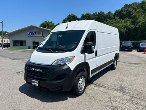 Used 2023 RAM ProMaster 2500 FWD image 2