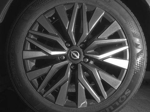 Used 2025 Nissan Altima 2.5 SV image 14