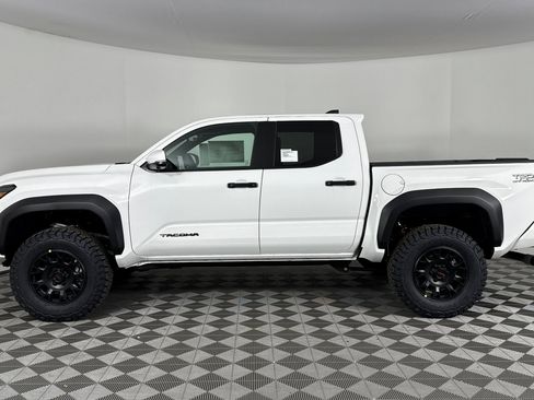 New 2025 Toyota Tacoma TRD Off-Road image 7