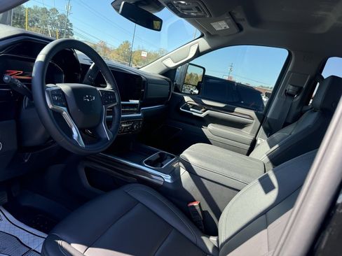 Used 2025 Chevrolet Silverado 2500 LT w/ Trail Boss Package image 12