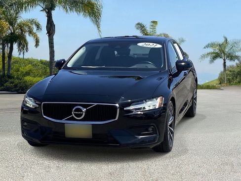 Used 2021 Volvo S60 T5 Momentum FWD image 7