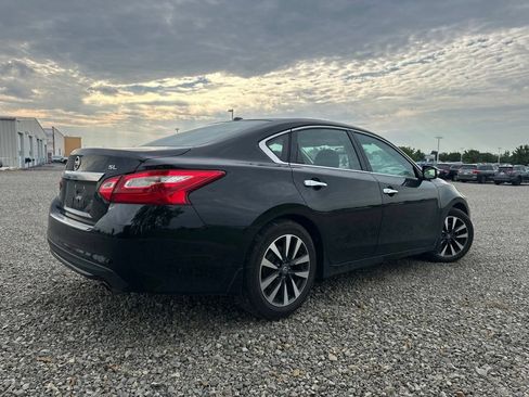 Used 2017 Nissan Altima 2.5 SL w/ 2.5 Technology Package FWD image 11