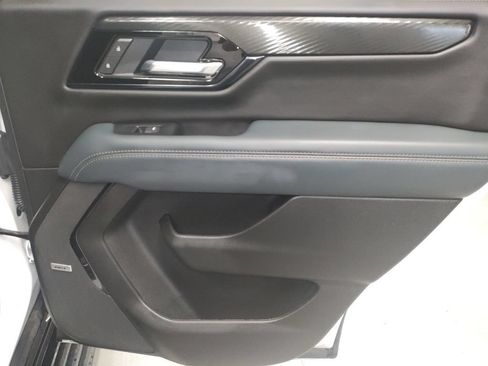 Used 2025 GMC Yukon AT4 w/ AT4 Premium Plus Package AWD/4WD image 14