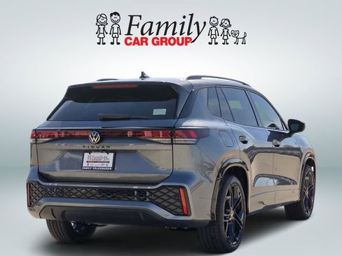 New 2026 Volkswagen Tiguan SE R-Line FWD image 4
