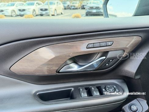 Used 2024 GMC Terrain Denali w/ Denali Premium Package image 2