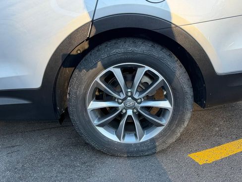 Used 2017 Hyundai Santa Fe SE image 20