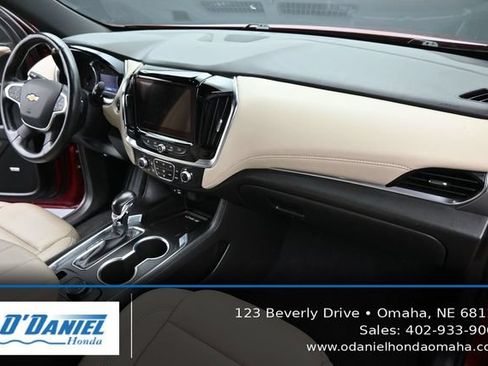 Used 2022 Chevrolet Traverse LT w/ LT Premium Package AWD/4WD image 45