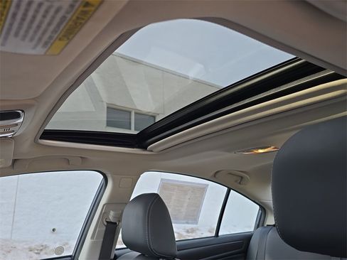 Used 2017 Subaru Legacy 2.5i Limited image 19