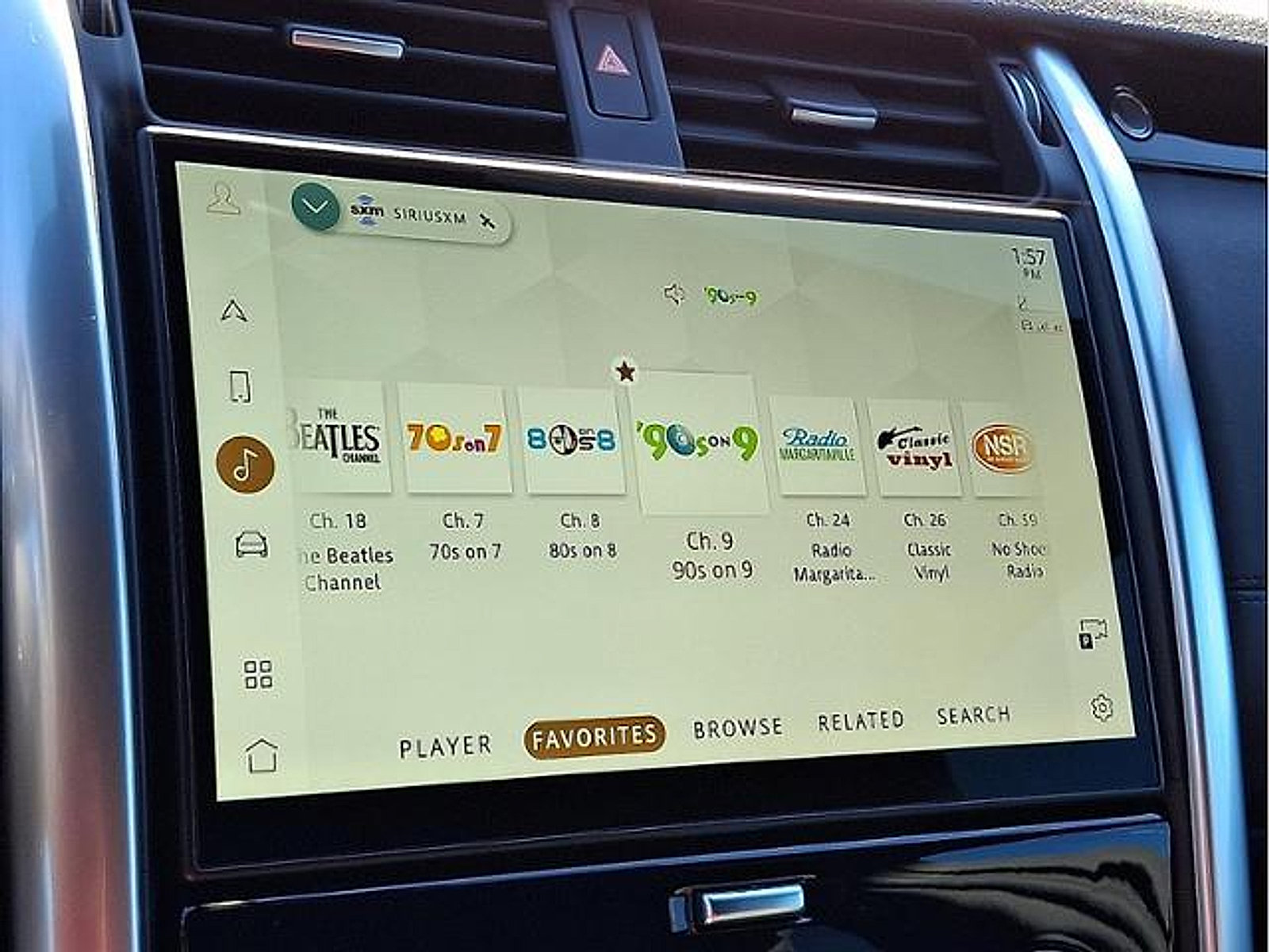 Used 2025 Land Rover Discovery S AWD/4WD image 21
