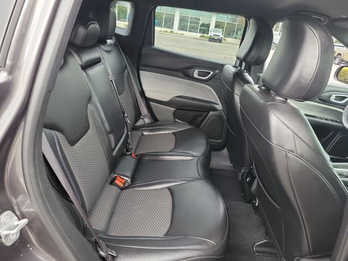 Certified 2024 Jeep Compass Latitude AWD/4WD image 21