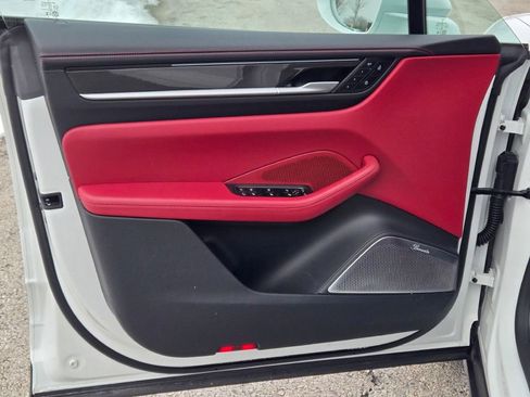 Certified 2025 Porsche Macan Turbo Electric image 18