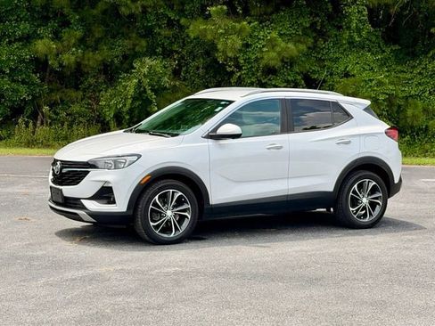 Used 2021 Buick Encore GX Select w/ Advanced Technology Package FWD image 2