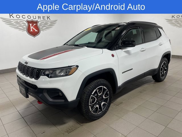 Used 2025 Jeep Compass Trailhawk AWD/4WD image 3