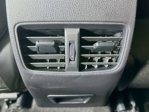 Certified 2025 Toyota Corolla Cross XLE FWD image 26