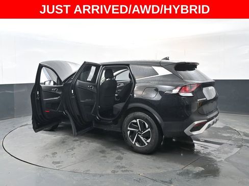 Used 2023 Kia Sportage LX image 32