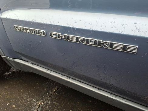 Used 2020 Jeep Grand Cherokee Limited AWD/4WD image 32