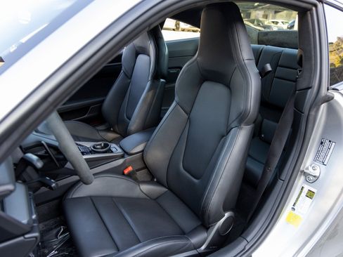 Used 2025 Porsche 911 Carrera image 5