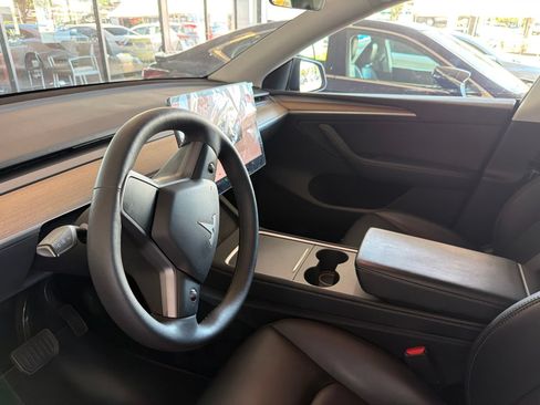 Used 2023 Tesla Model Y Long Range AWD/4WD image 6