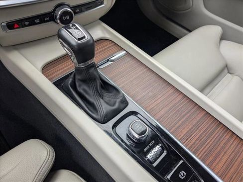 Used 2019 Volvo S60 T5 Inscription image 11