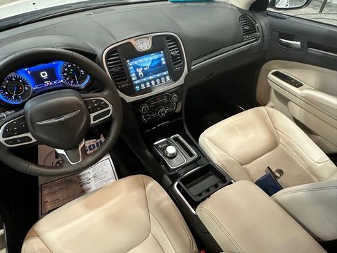 Used 2023 Chrysler 300 Touring L image 30