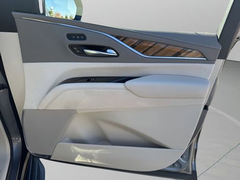 Certified 2022 Cadillac Escalade Sport Platinum image 13