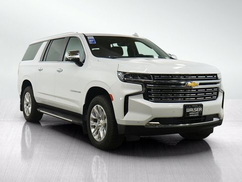 Used 2024 Chevrolet Suburban Premier AWD/4WD image 7