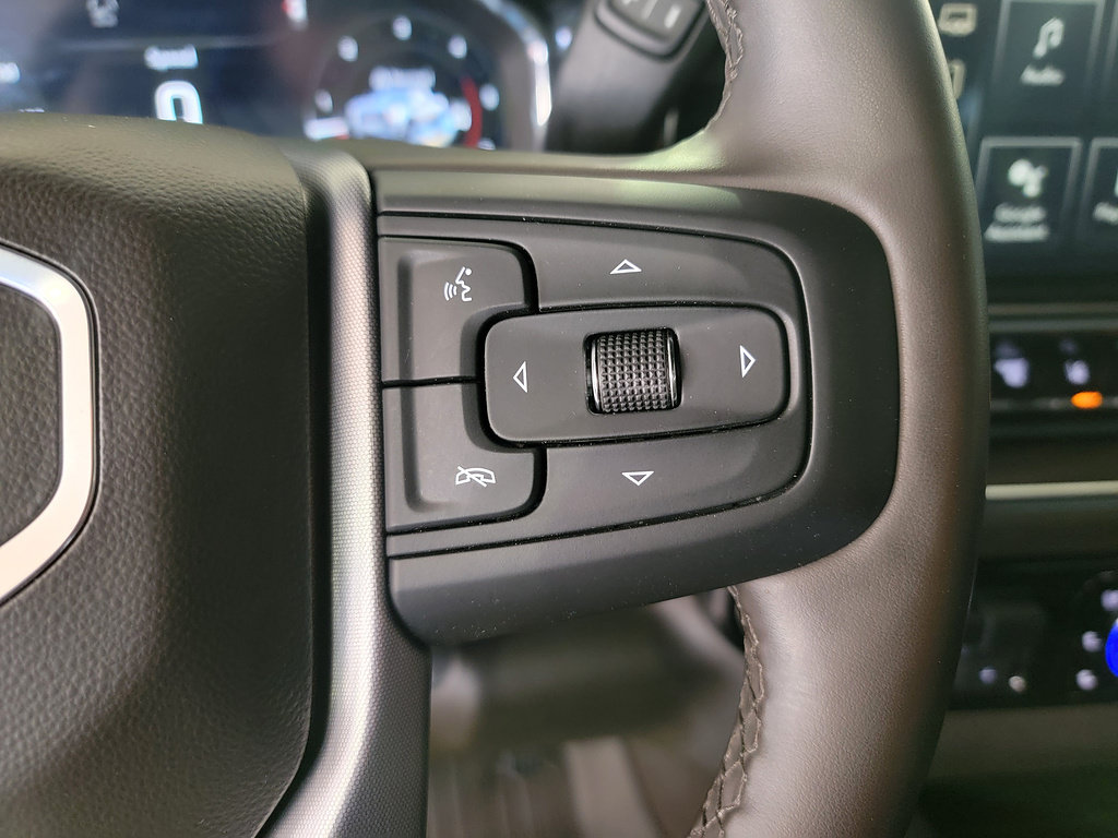 Used 2025 GMC Sierra 2500 SLT AWD/4WD image 18