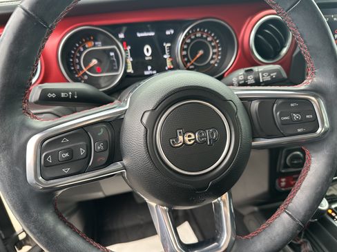 Used 2023 Jeep Wrangler Unlimited Rubicon w/ Cold Weather Group AWD/4WD image 20
