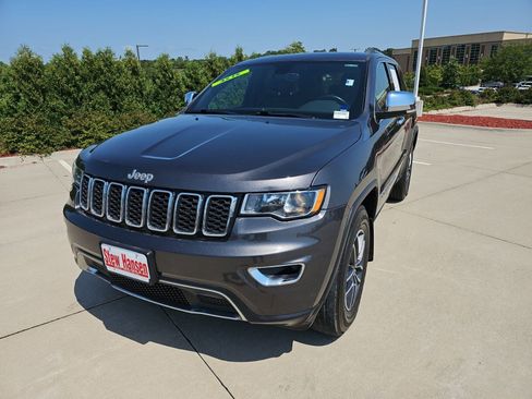 Used 2019 Jeep Grand Cherokee Limited AWD/4WD image 2