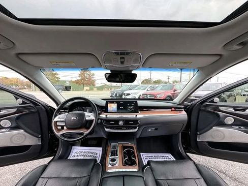 Used 2019 Kia K900 Luxury image 18