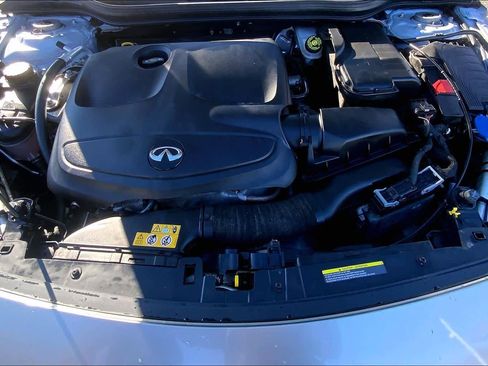 Used 2018 INFINITI QX30 Premium w/ Cargo Package image 29