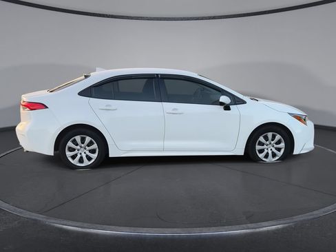 Used 2022 Toyota Corolla LE FWD image 9