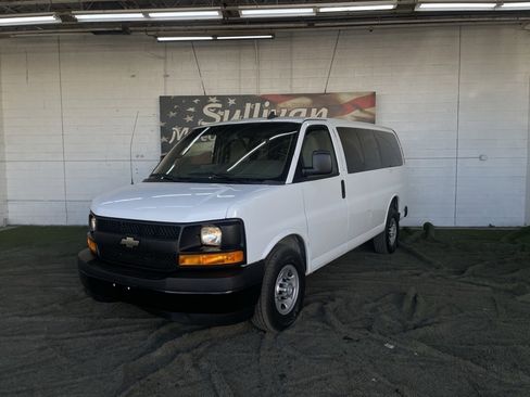 Used 2017 Chevrolet Express 2500 LS image 7