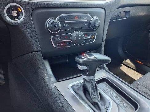 Used 2022 Dodge Charger SXT RWD image 6