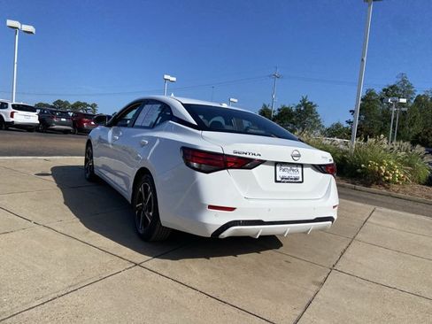 Used 2024 Nissan Sentra SV FWD image 9