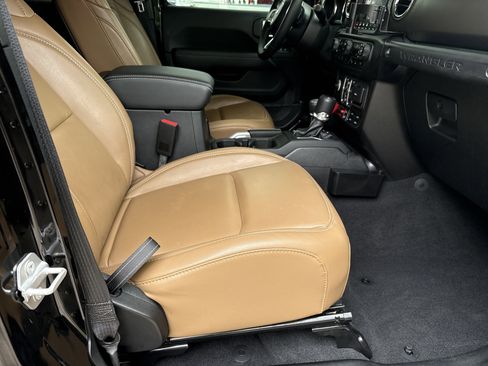 Used 2021 Jeep Wrangler Unlimited Rubicon AWD/4WD image 16