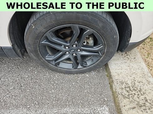 Used 2018 Ford Edge SEL w/ Equipment Group 201A image 9