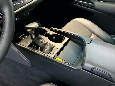 Used 2024 Lexus ES 350 w/ Premium Package FWD image 16