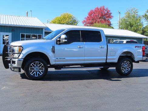 Used 2017 Ford F250 Lariat w/ Lariat Value Package image 2