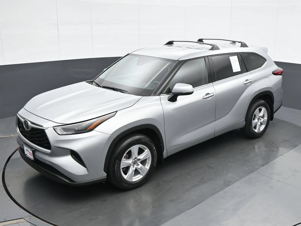 Used 2022 Toyota Highlander L AWD/4WD image 19