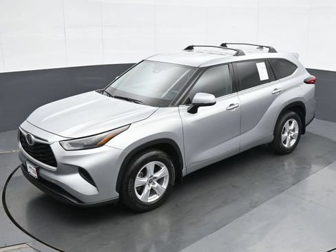 Used 2022 Toyota Highlander L AWD/4WD image 19