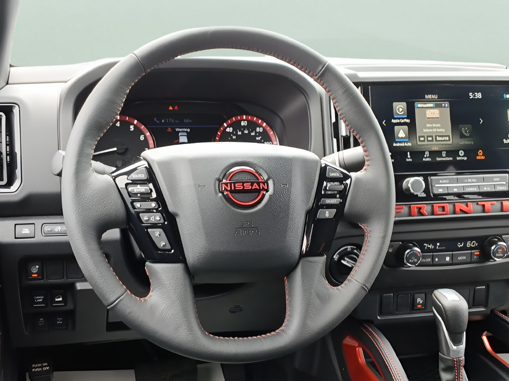Used 2025 Nissan Frontier PRO-4X AWD/4WD image 16