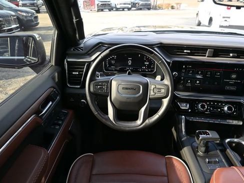 Used 2025 GMC Sierra 1500 Denali Ultimate image 13