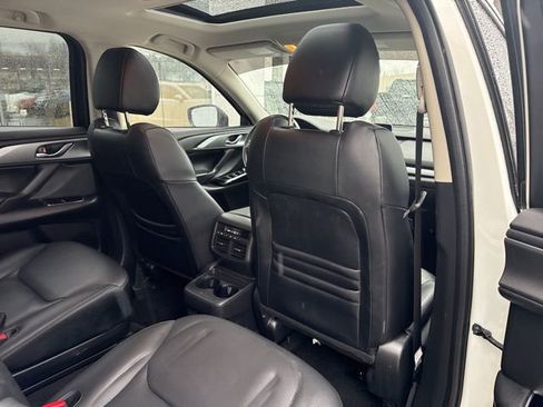 Used 2023 MAZDA CX-9 Touring image 34
