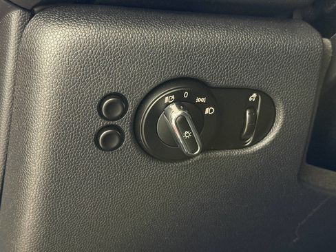 Used 2019 MINI Cooper S image 36