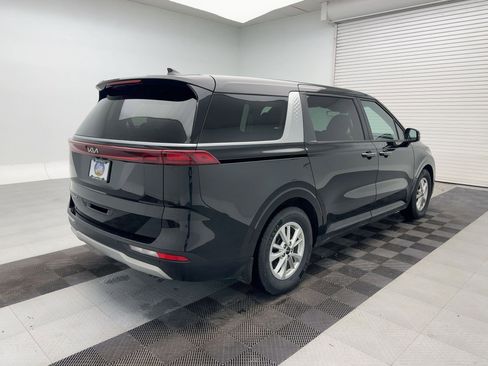 Used 2022 Kia Carnival LX image 9